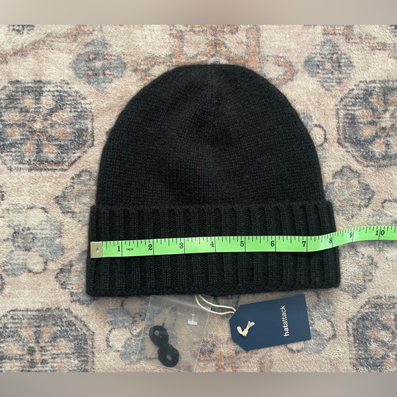 Hat Attack NWT Black Cashmere Classic Neutral Minimalist Beanie Hat Women’s O/S - Picture 2 of 3